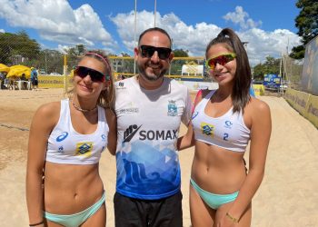 Foz do Iguaçu Voleibol feminino vence e elimina Curitiba no tie-break –  Rádio Cultura Foz – AM 820