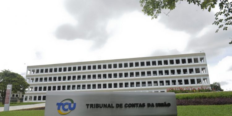 TCU analisa contas do governo federal de 2021
