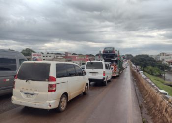 Movimento em direção ao Paraguai é intenso nesta sexta-feira