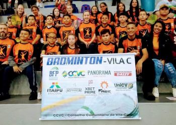 Equipe do CCVC conquista 17 medalhas no Circuito Paranaense de Badminton 
