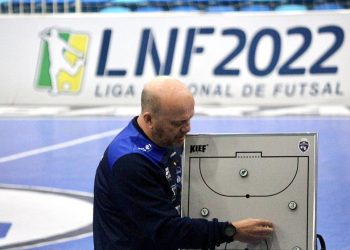 Após sequência ruim de resultados, Foz Cataratas anuncia desligamento do técnico Banana