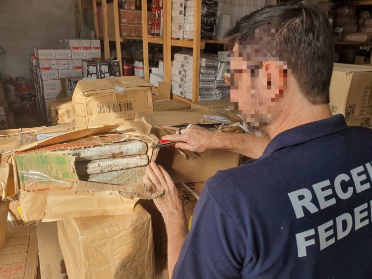 Receita Federal apreende 51 kg de maconha em depósito de empresa de e-commerce