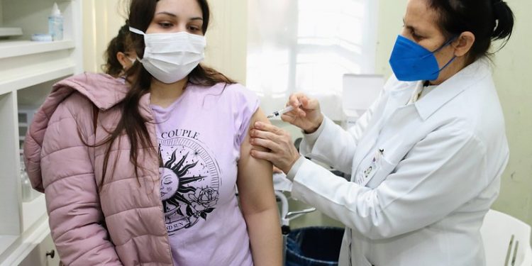Dia D dá início a vacinação geral contra a gripe em Foz do Iguaçu