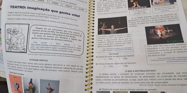 Novas apostilas são entregues às escolas da rede municipal de ensino