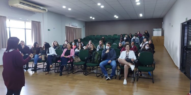 Secretaria da Saúde recebe reforço de 30 novos psicólogos