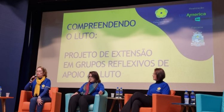 Projeto “Compreendendo o Luto” completa um ano de trabalho em Foz