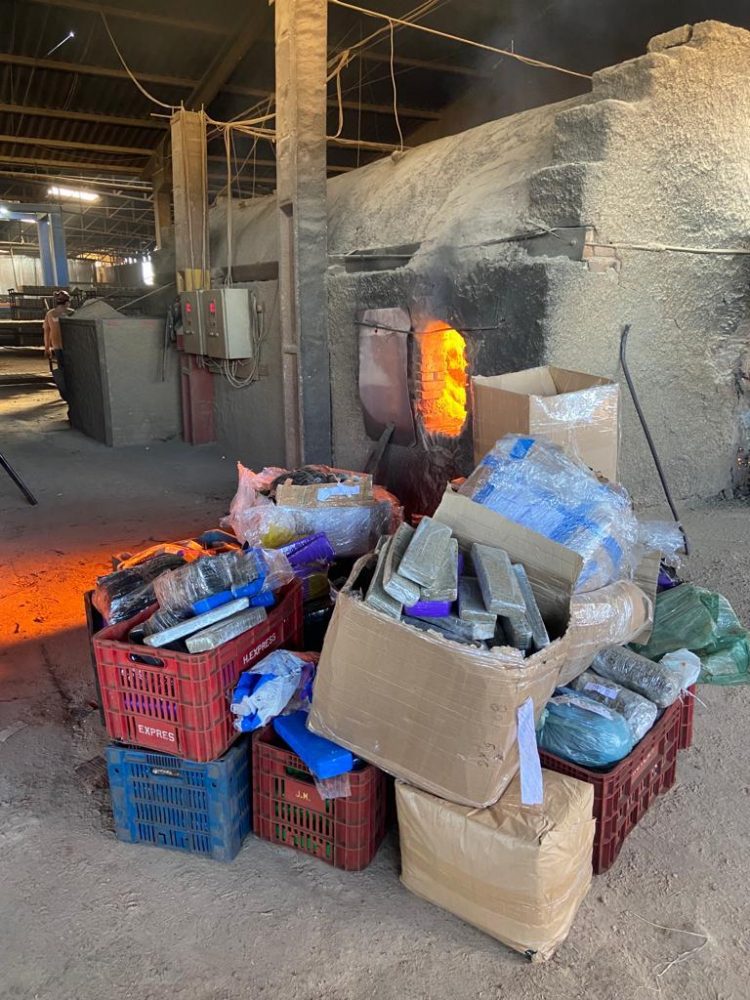 Polícia Federal incinera drogas em Foz do Iguaçu