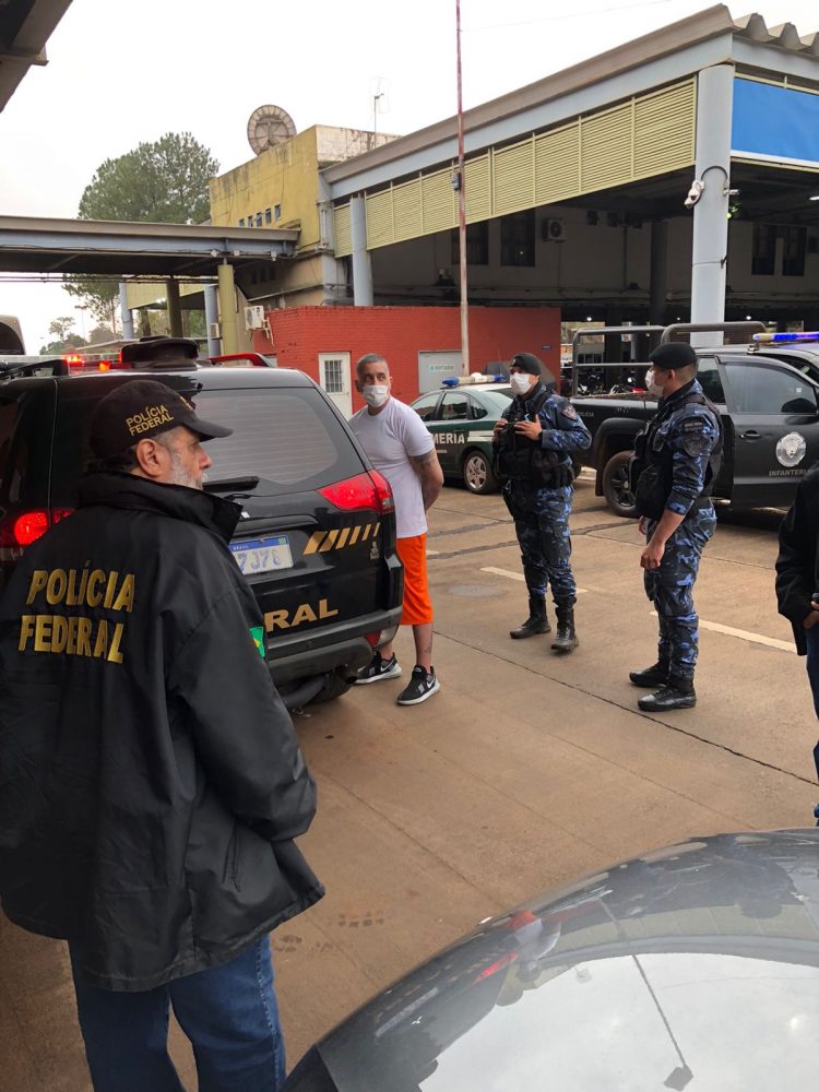Polícia Federal realiza extradição de argentino foragido
