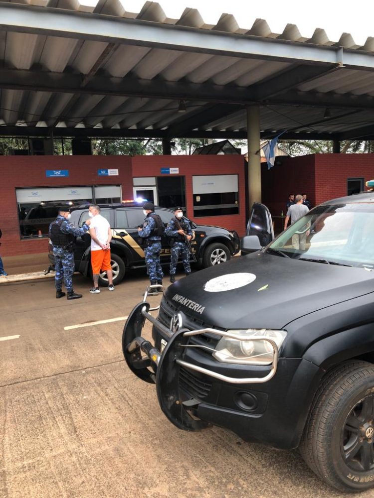 Polícia Federal realiza extradição de argentino foragido