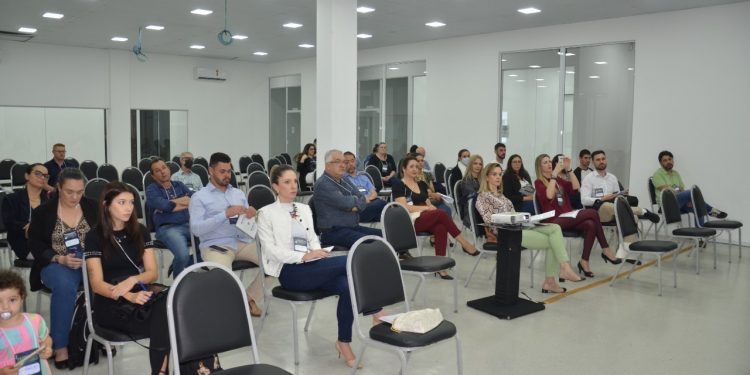 Segunda pré-conferência de turismo forma grupos de trabalho para discutir novos rumos do setor em Foz