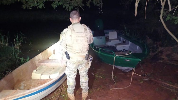 Ação integrada apreende drogas, embarcação e drogas no Lago de Itaipu