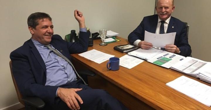 Prefeitura finaliza processo licitatório para iluminar campos de futebol