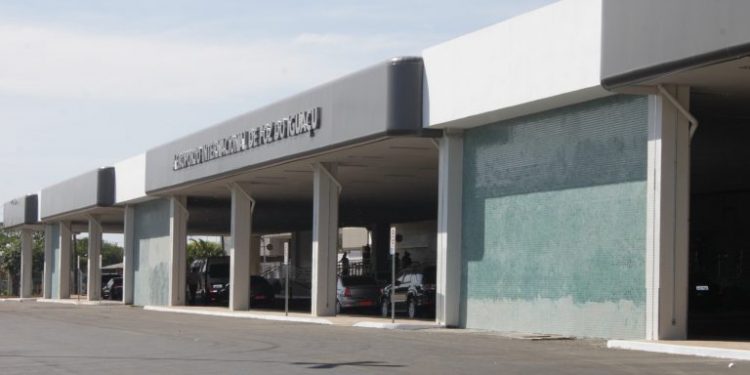 Passageiros com voos marcados entre às 18h e 20h cheguem com três horas de antecedência