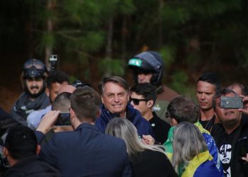Bolsonaro elogia o cenário de grandes obras em Foz do Iguaçu