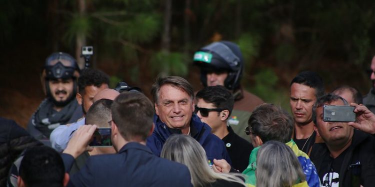 Bolsonaro elogia o cenário de grandes obras em Foz do Iguaçu