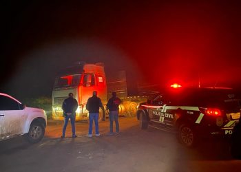 Caminhão roubado em Florianópolis por quadrilha é recuperado no Paraguai