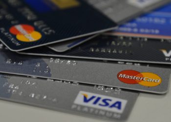 Inadimplência das famílias tem oitava alta consecutiva, diz CNC