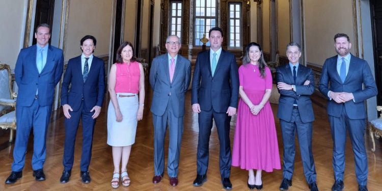 Em Roma, governador apresenta projeto da Nova Ferroeste a investidores