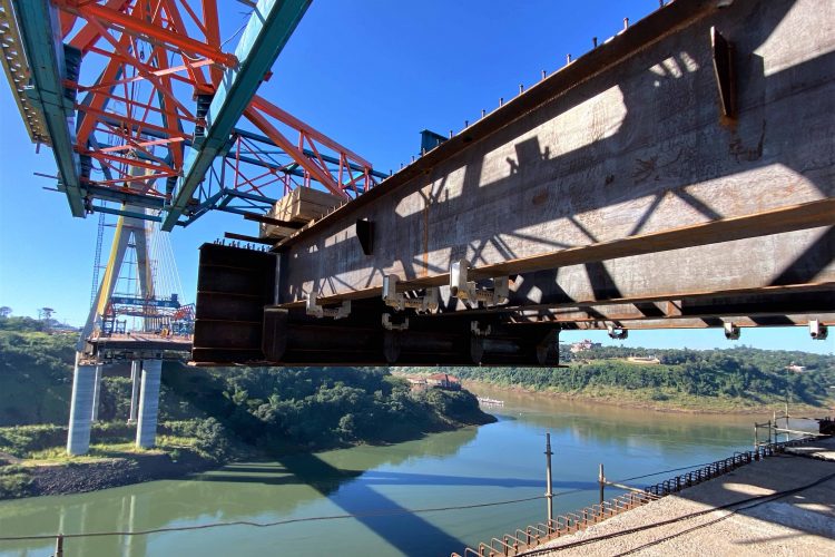 Ponte da Integração Brasil-Paraguai chega a 86% de execução