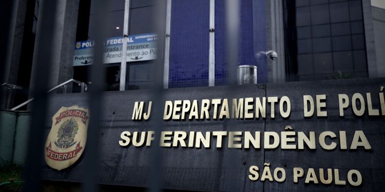 PF deflagra Operação Lavagem de Ouro no Paraná e em outros oito estados