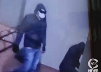 Unidade da Lar em Santa Helena é alvo de furto; vídeo mostra ladrões no local