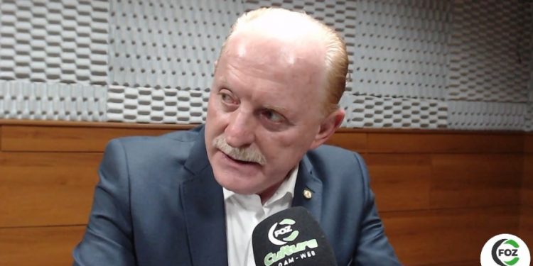 Vermelho propõe que Santa Casa de Curitiba faça a gestão do Hospital Municipal de Foz do Iguaçu