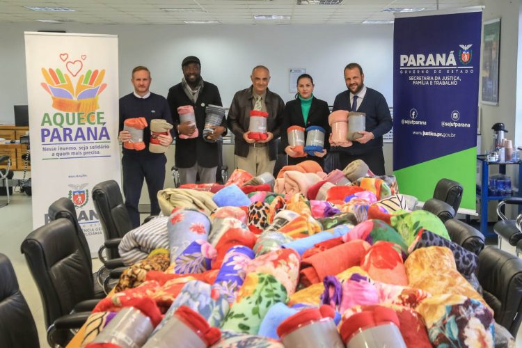 Campanha Aquece Paraná chega ao fim com mais de 40 mil peças de roupa arrecadadas