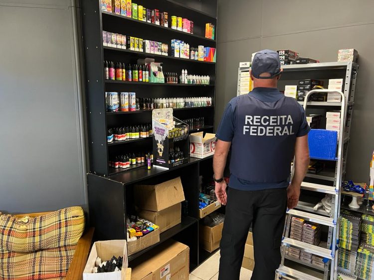 Receita Federal deflagra operação de combate ao contrabando de cigarros eletrônicos
