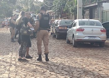 Homem é morto a tiros dentro de carro na região do Três Lagoas