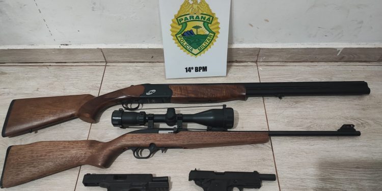 Polícia recupera armas roubadas de colecionador