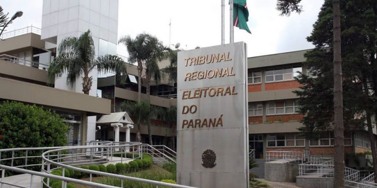 Quatro deputados têm mandatos cassados no Paraná