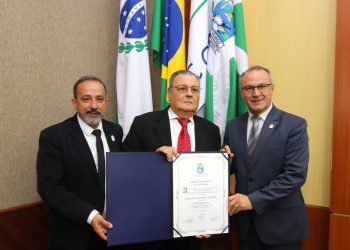 Ex-prefeito Dobrandino da Silva é cidadão honorário de Foz