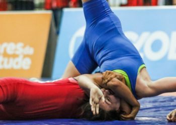 Wrestling de Foz conquista medalhas na fase final dos Jogos Escolares do Paraná
