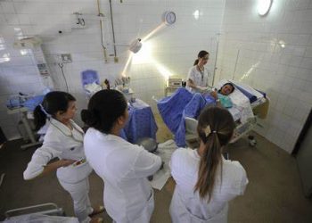 Mulheres tem direito a acompanhante na hora do parto