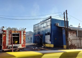 Incêndio destrói loja de embalagens no Parque Presidente