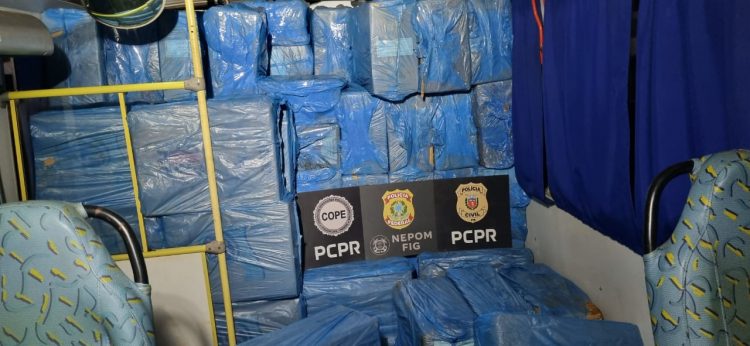 Após confronto com contrabandistas, PF apreende cigarro em ônibus escolar