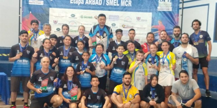 Badminton Cataratas conquista 36 medalhas na Copa Oeste em Marechal
