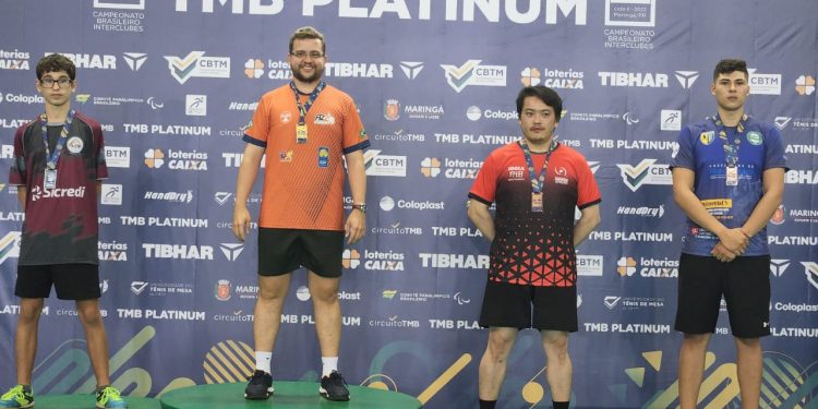 Mesa-tenista iguaçuense conquista terceiro lugar na Copa Platinum
