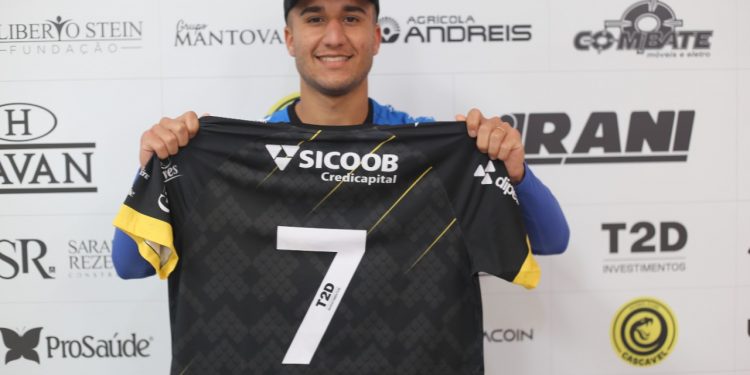 FC Cascavel anuncia a contratação de Victor Daniel, atacante do Londrina
