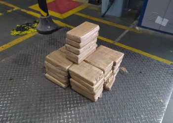 Receita apreende 38,5 kg de cocaína em Paranaguá