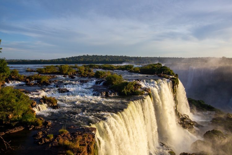 Morador da região pode aproveitar as férias de julho nas Cataratas do Iguaçu