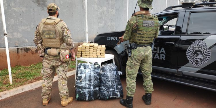 Polícia Federal e BPFRON apreendem maconha em Foz