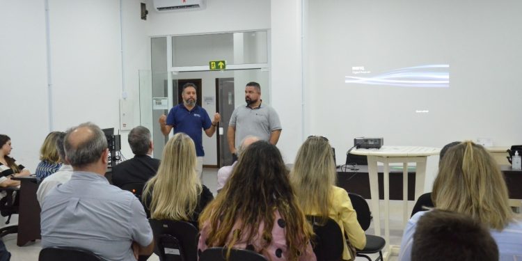 Prefeitura e Itaipu se reúnem com instituições para organização do Natal de 2022