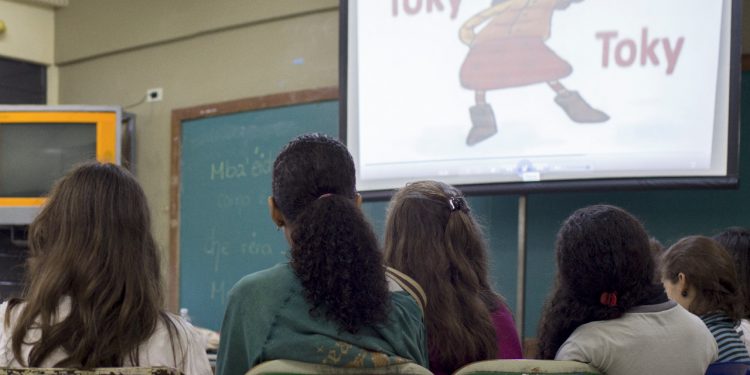 Educação na fronteira deve considerar a diversidade cultural e linguística de alunos imigrantes