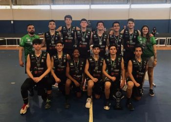 Basquete masculino de Foz fica com o vice-campeonato da Paranaense Sub-18