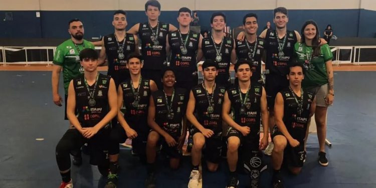 Basquete masculino de Foz fica com o vice-campeonato da Paranaense Sub-18
