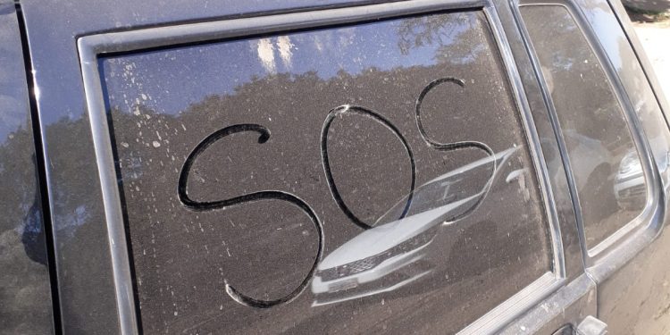 Comerciantes reclamam da poeira na Avenida General Meira e ameaçam bloqueio