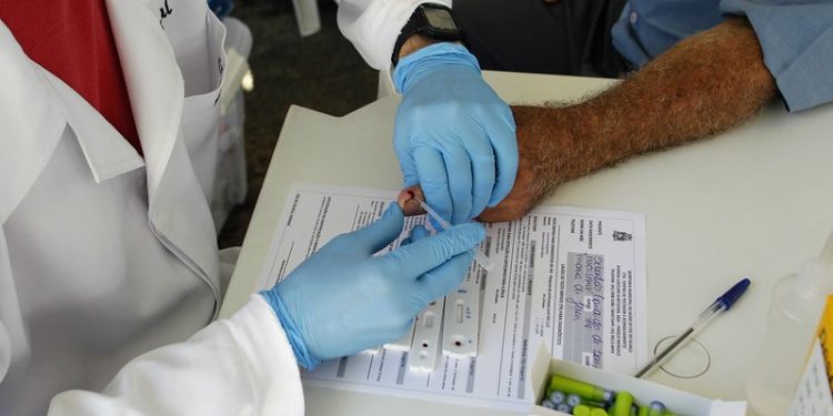 Saúde promove ação para intensificar diagnósticos pelo Dia Mundial de Luta Contra as Hepatites Virais