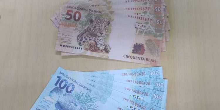 Polícia Federal apreende dois mil reais em notas falsas