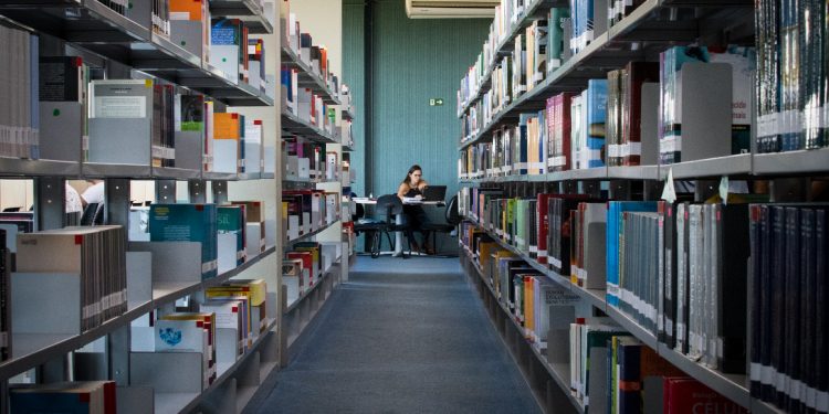 Mestrado em Economia da UNILA oferece 12 vagas